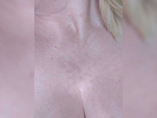 Alya-8 live cam on BongaCams