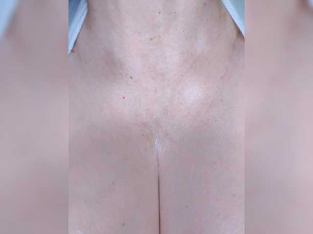 Alya-8 live cam on BongaCams