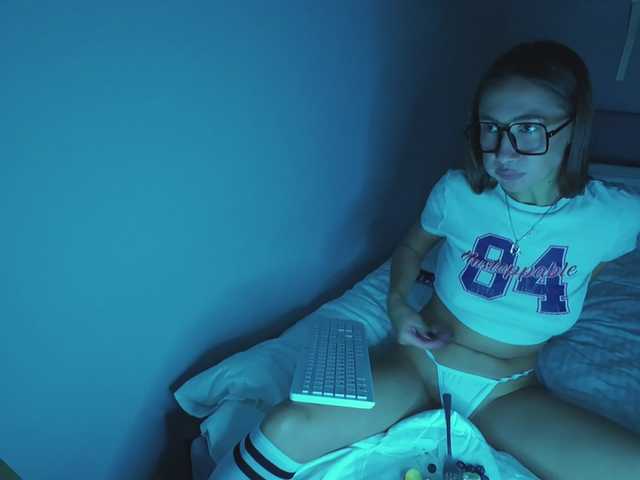 Juna97 live webcam show