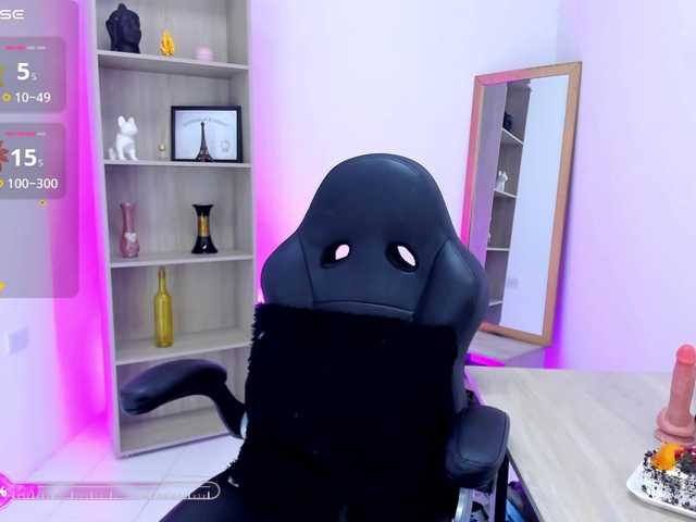 le modèle arishaDavis est en webcam porno dans un show sur le site bongacams, il possède les tags suivants: Latino/Hispanic,Blonde,Trimmed
