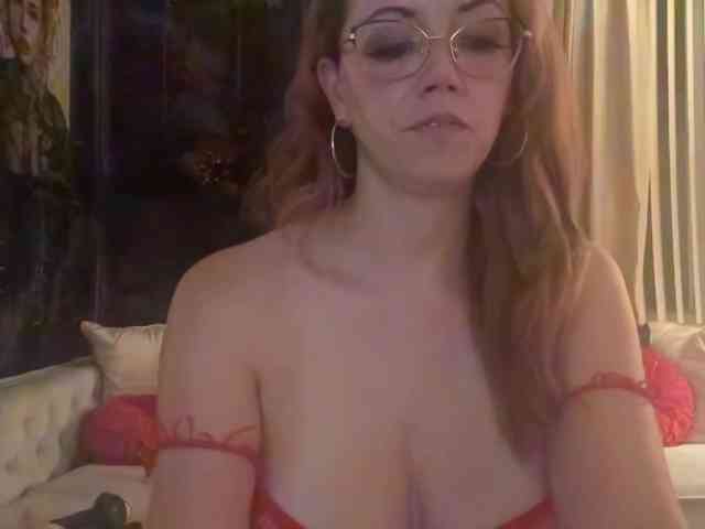 Model: JanieDarling