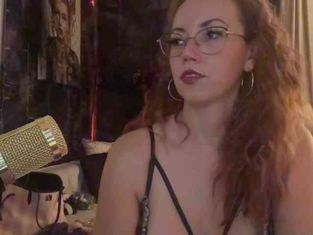 Model: JanieDarling