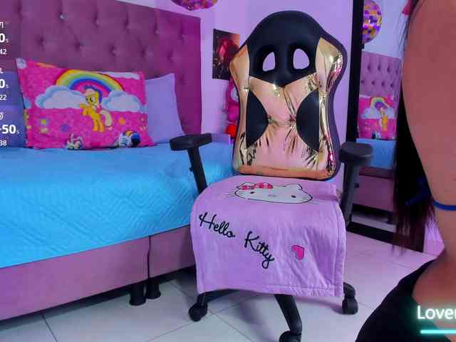 Lux-wish live female cam on bongacams