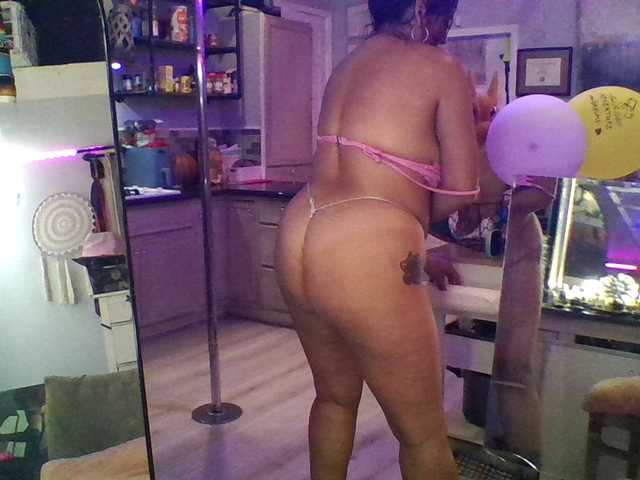 TastyLady213 live cam on BongaCams