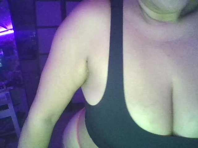 TastyLady213 live cam on BongaCams