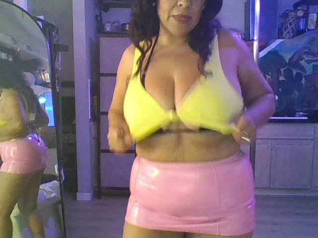 tastylady213 live sex