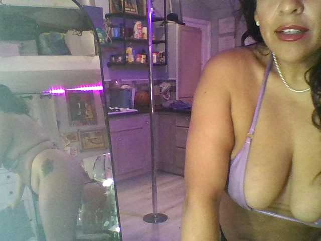 TastyLady213 live cam on BongaCams
