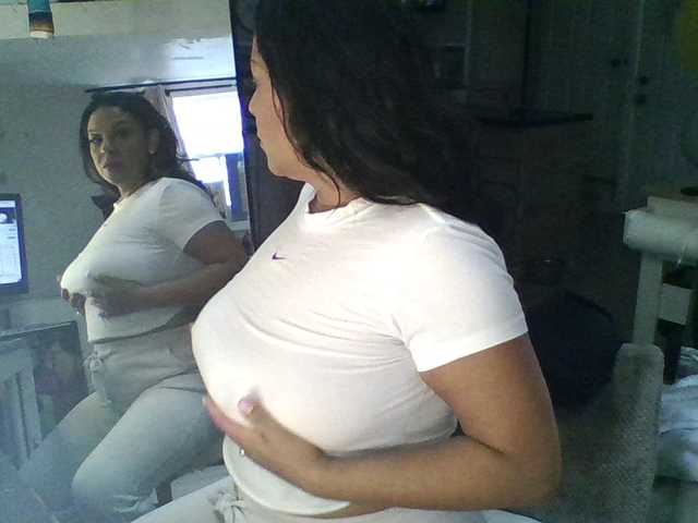 TastyLady213 live cam on BongaCams