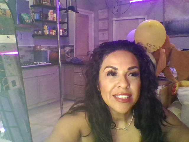 TastyLady213 live cam on BongaCams