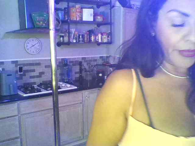TastyLady213 webcam