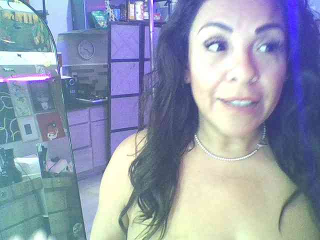 TastyLady213 webcam