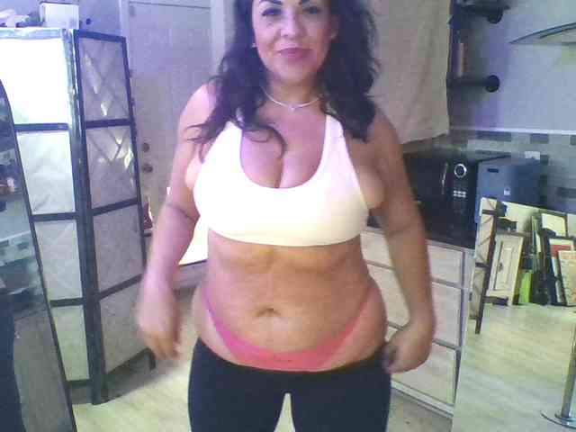 TastyLady213 webcam