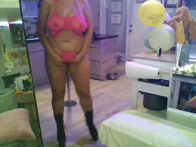 TastyLady213 webcam