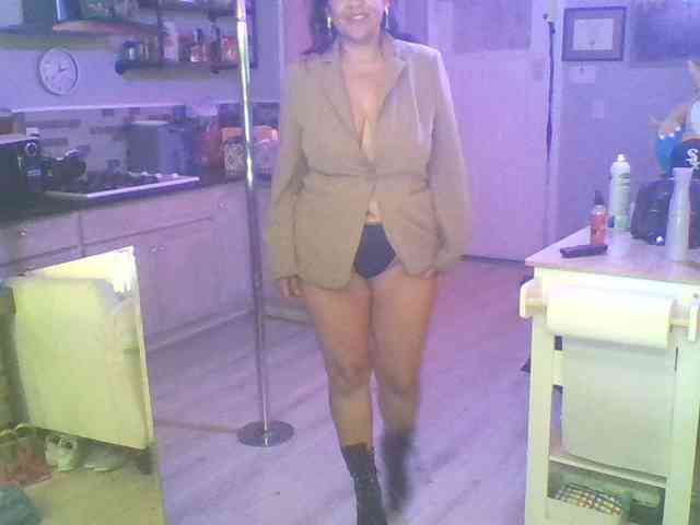 TastyLady213 webcam