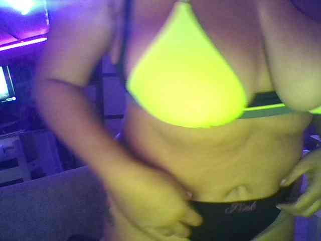 TastyLady213 webcam