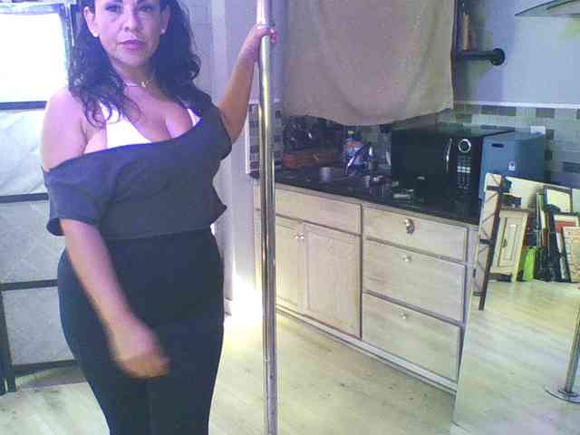 TastyLady213 webcam