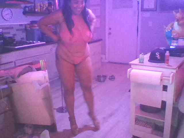TastyLady213 Sex Cam Show