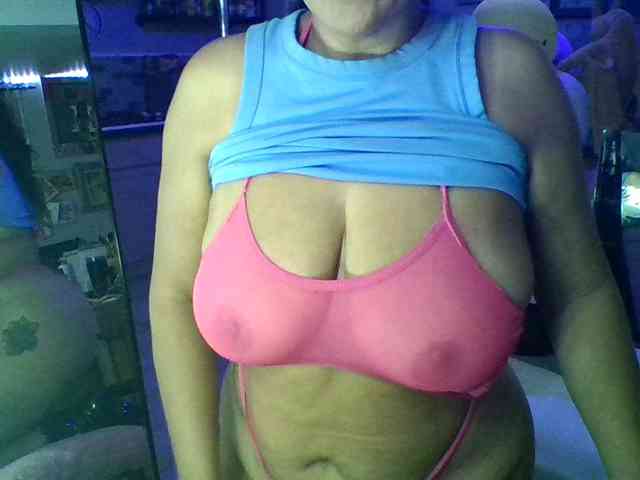 TastyLady213 webcam