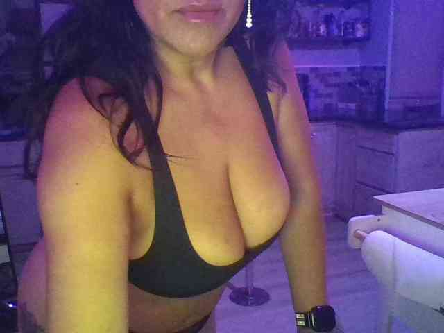 TastyLady213 webcam