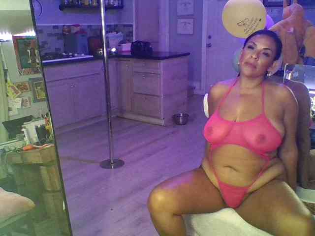 TastyLady213 webcam