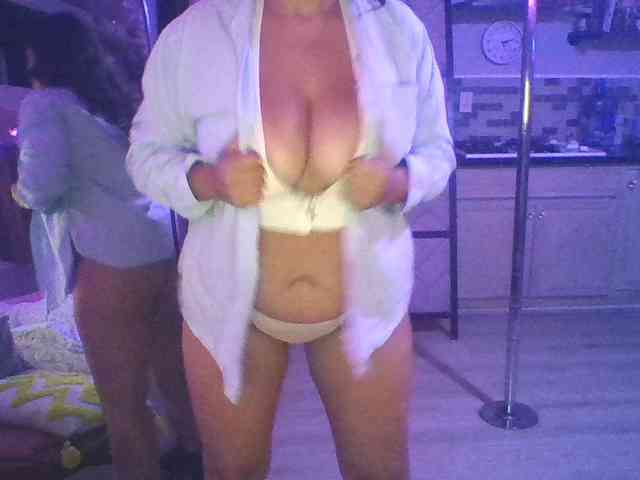 TastyLady213 webcam