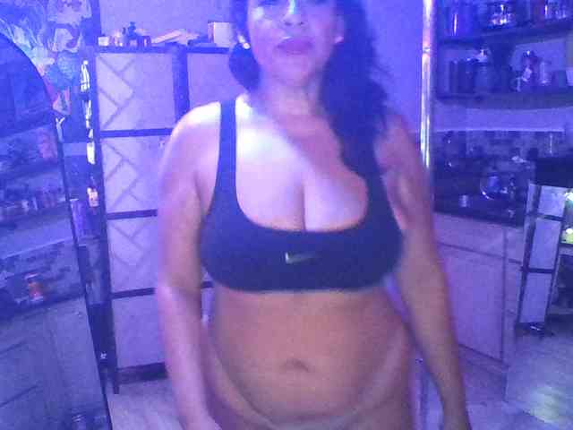 TastyLady213 webcam