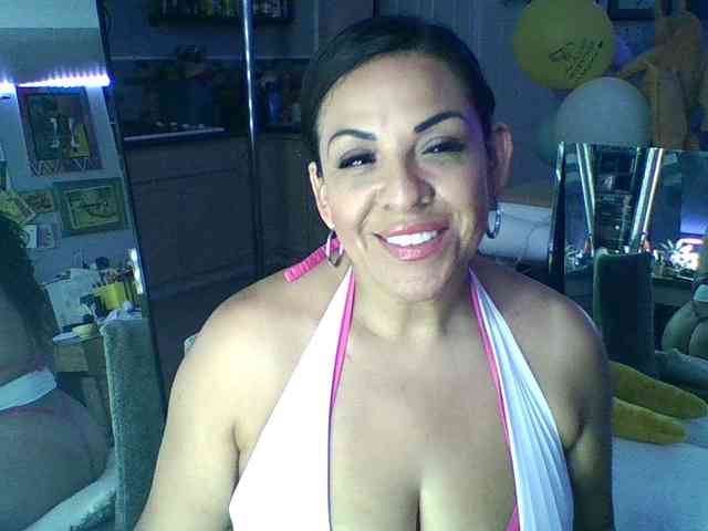 TastyLady213 webcam
