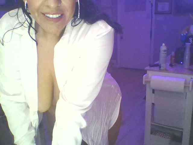 TastyLady213 webcam