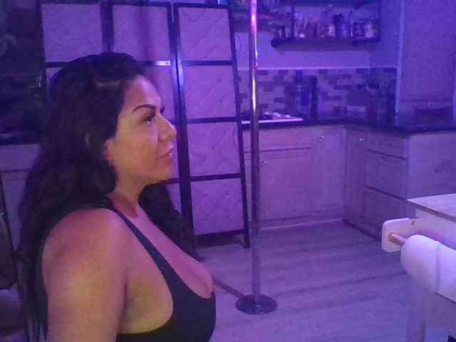 TastyLady213 webcam