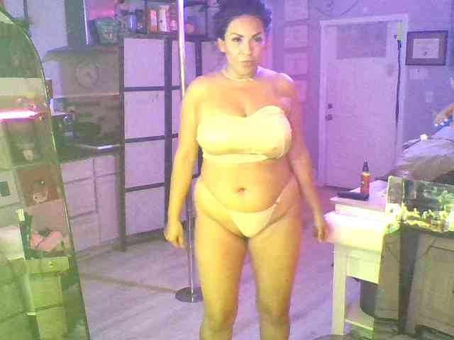 TastyLady213 webcam