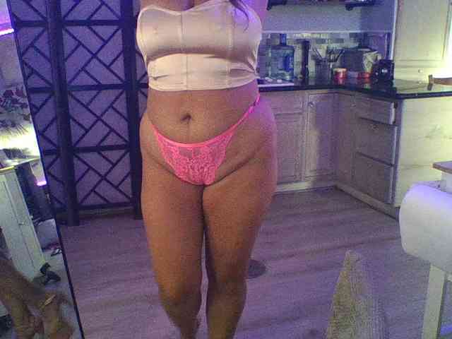 TastyLady213 webcam