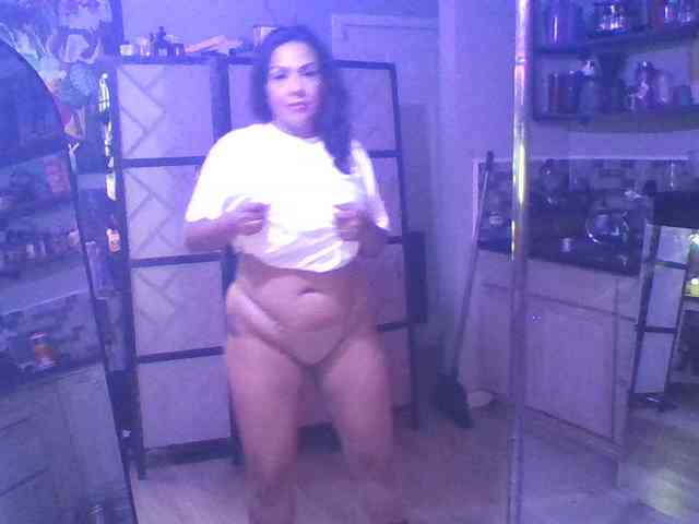 TastyLady213 webcam