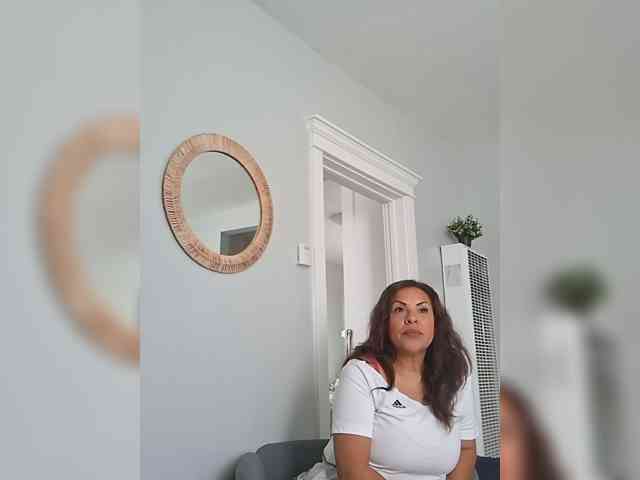TastyLady213 webcam