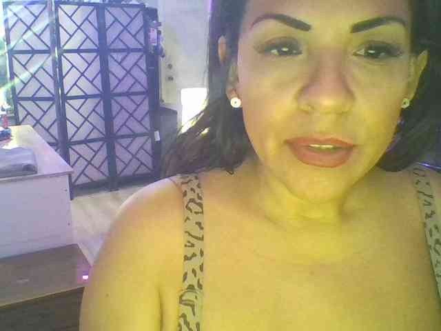 TastyLady213 webcam