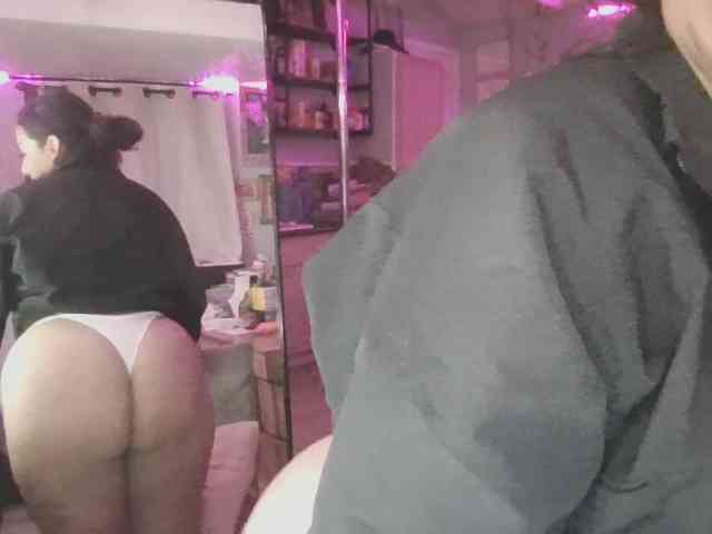TastyLady213 webcam