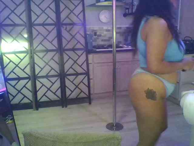 TastyLady213 webcam