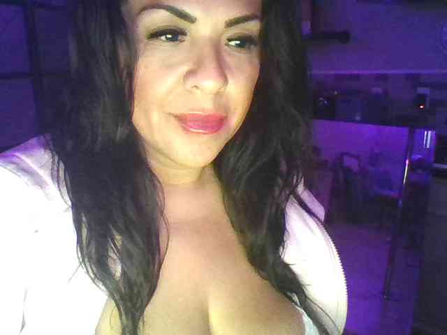 TastyLady213 webcam