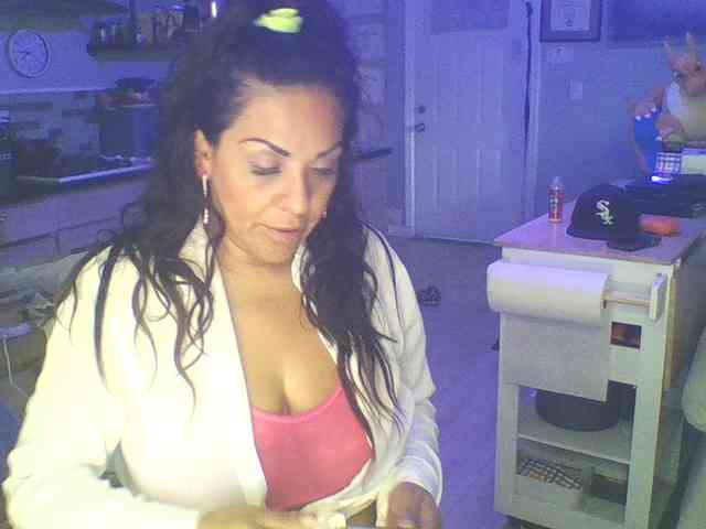 TastyLady213 webcam