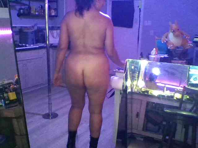 TastyLady213 webcam