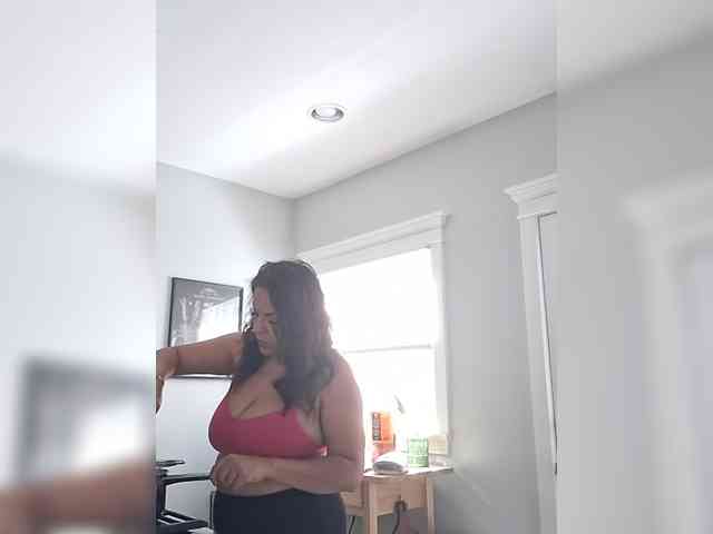 TastyLady213 webcam