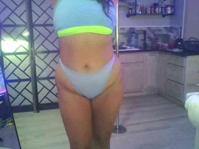 TastyLady213 webcam