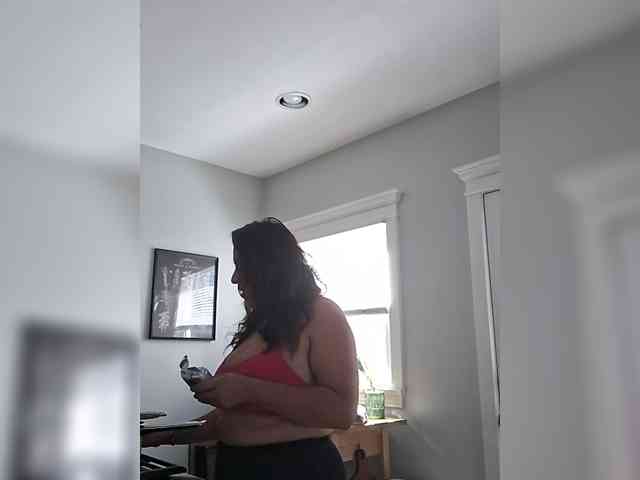 TastyLady213 webcam