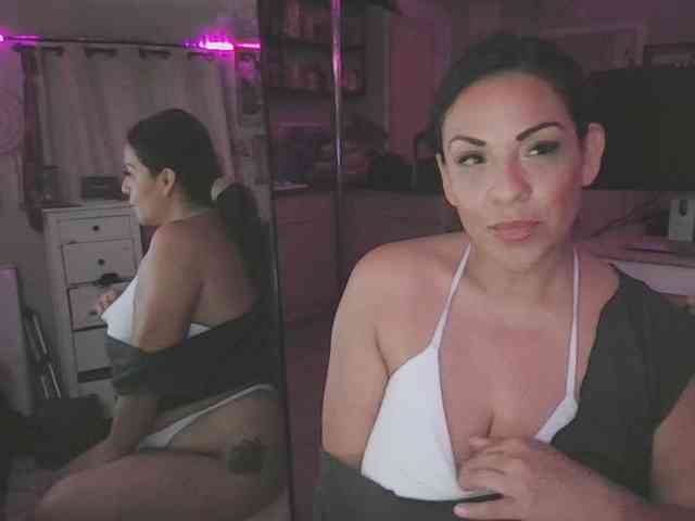 TastyLady213 webcam