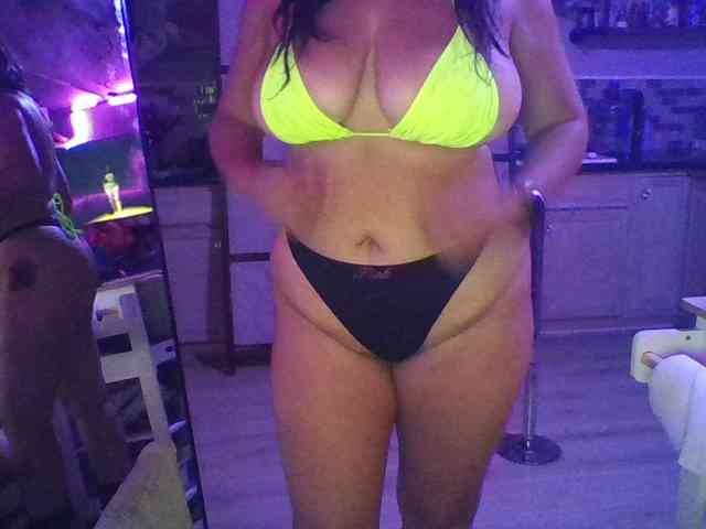 TastyLady213 webcam