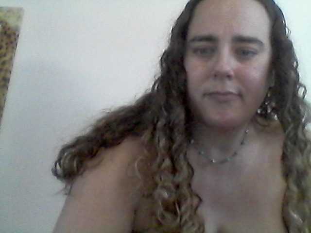 Bongmamabear live cam on BongaCams