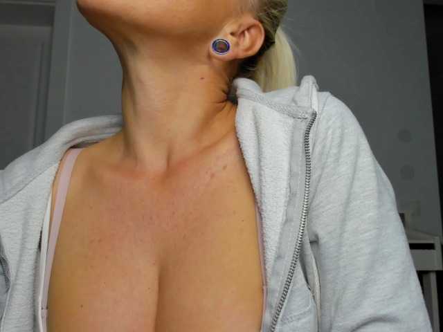 SashaGreen live cam on BongaCams