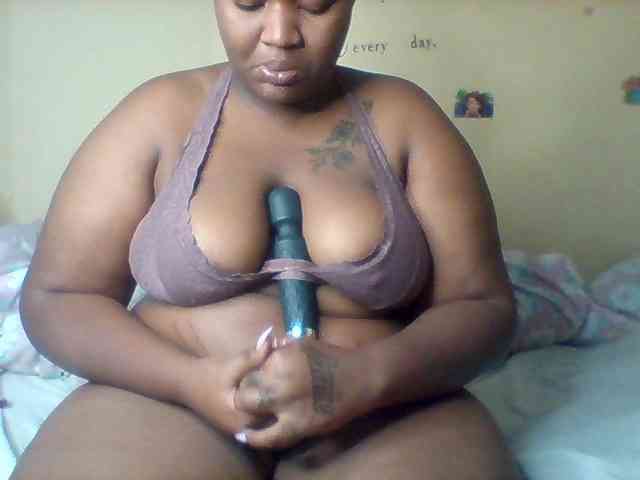 SinfullySweet webcam