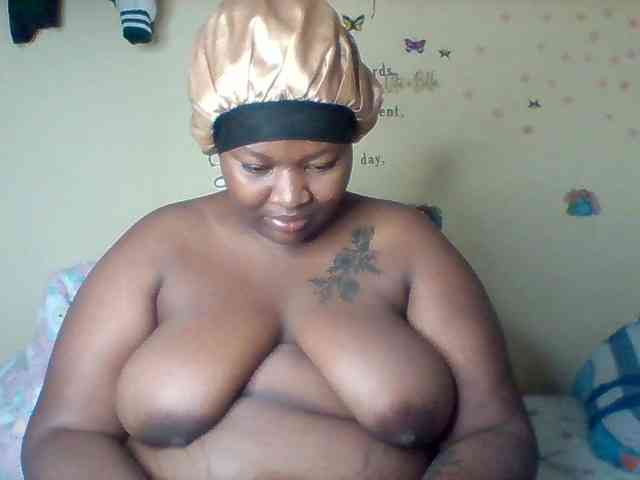 SinfullySweet webcam