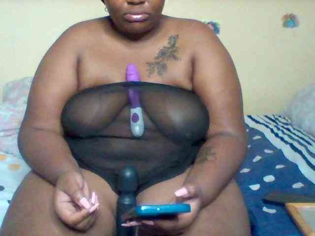 SinfullySweet webcam