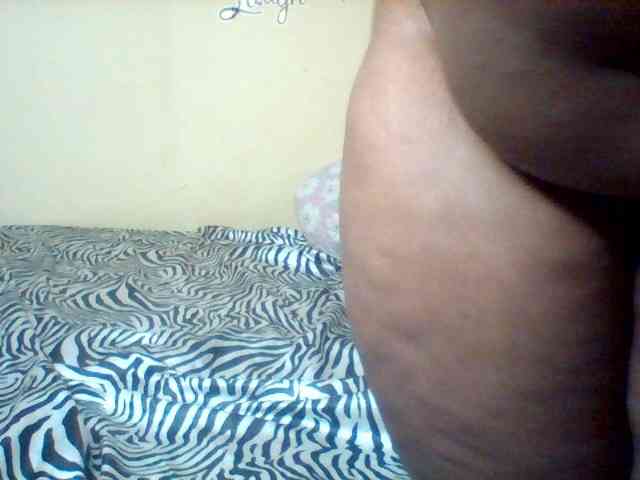 SinfullySweet webcam